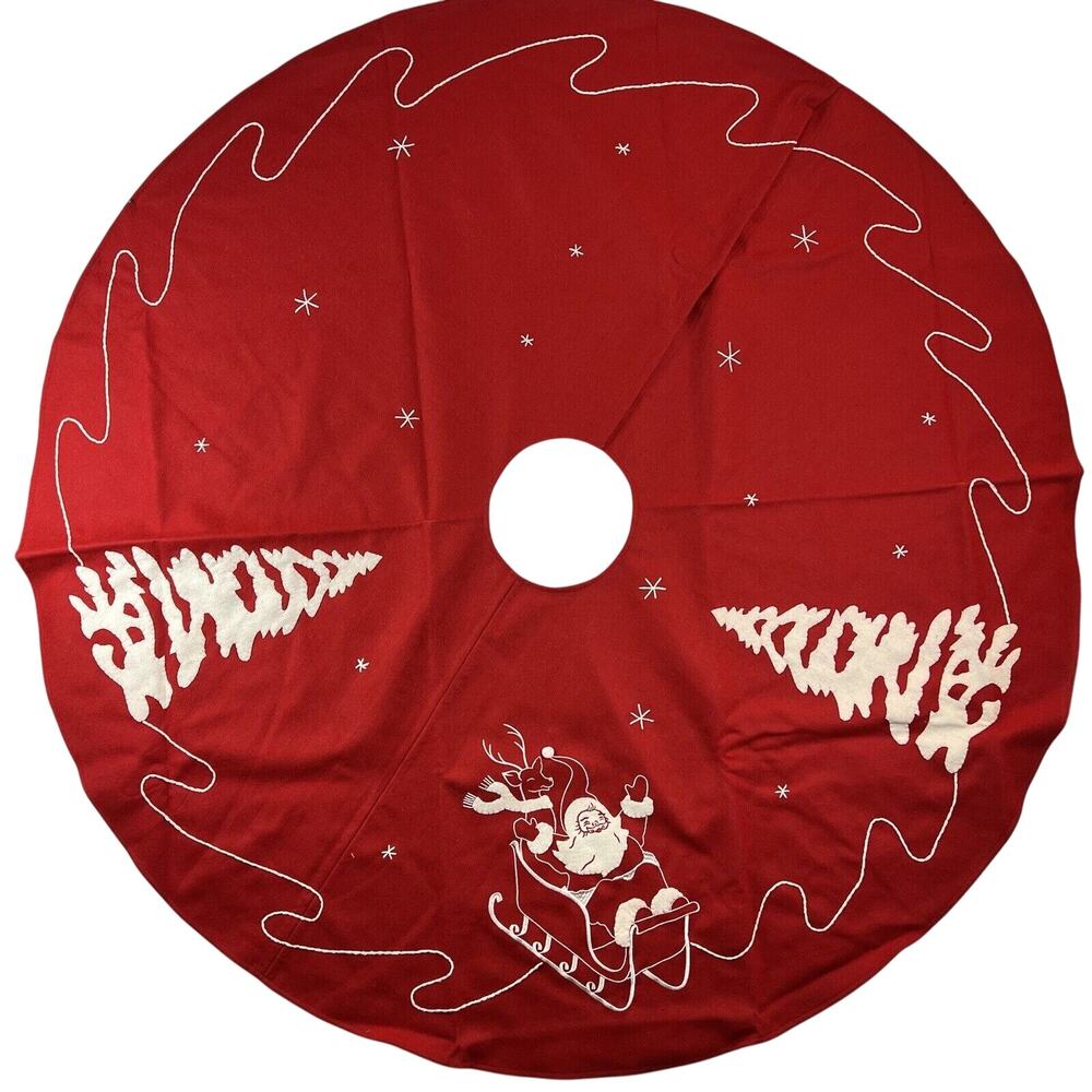 TAG Heirloom Collection Red Felt Tree Skirt NWT